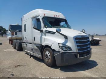  Salvage Freightliner New Cascadia 126