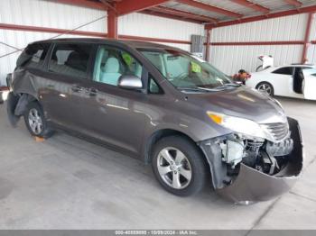  Salvage Toyota Sienna