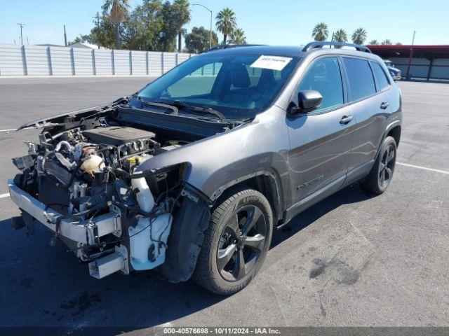  Salvage Jeep Cherokee