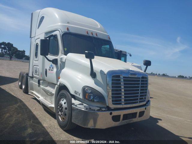  Salvage Freightliner Cascadia 125