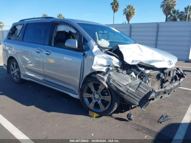  Salvage Toyota Sienna