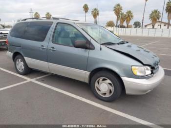  Salvage Toyota Sienna