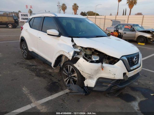  Salvage Nissan Kicks