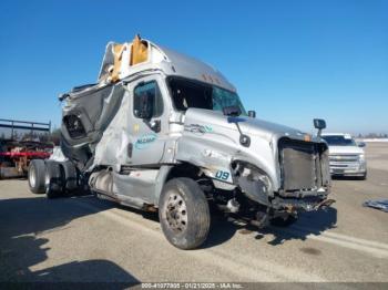  Salvage Freightliner Cascadia 125