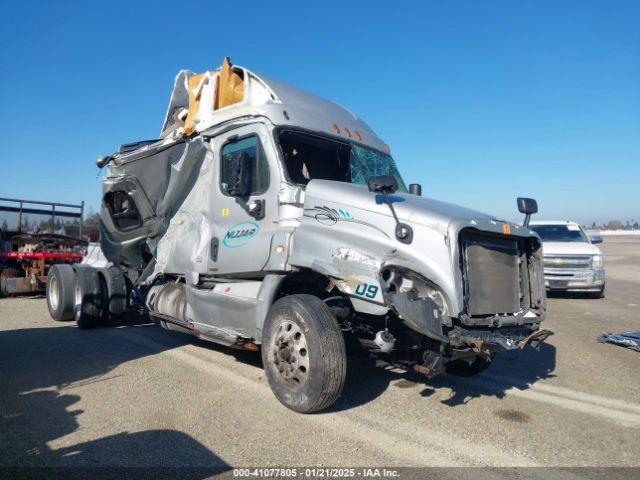  Salvage Freightliner Cascadia 125