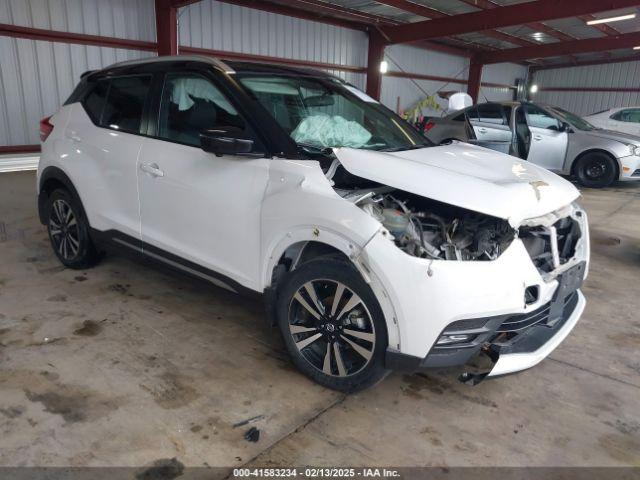  Salvage Nissan Kicks