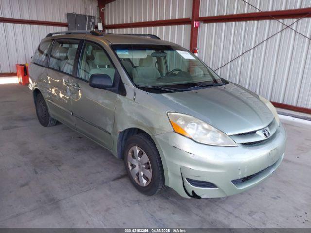  Salvage Toyota Sienna