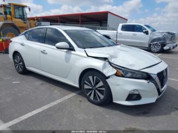  Salvage Nissan Altima