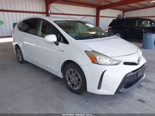  Salvage Toyota Prius v