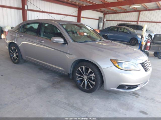  Salvage Chrysler 200