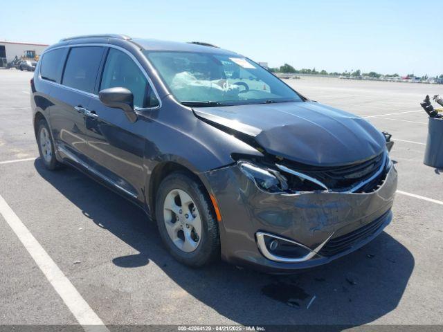  Salvage Chrysler Pacifica
