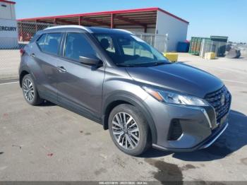  Salvage Nissan Kicks