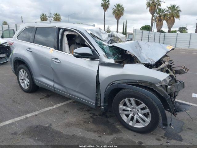  Salvage Toyota Highlander