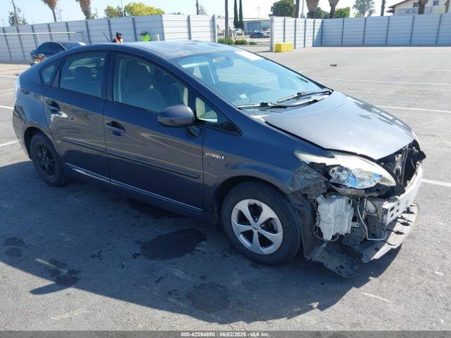  Salvage Toyota Prius
