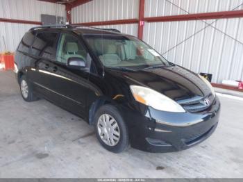  Salvage Toyota Sienna
