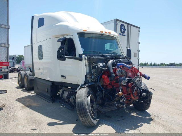  Salvage Peterbilt 579