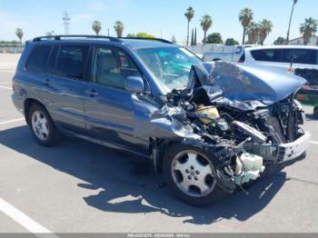  Salvage Toyota Highlander