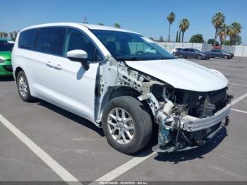  Salvage Chrysler Pacifica