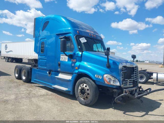  Salvage Freightliner Cascadia 125