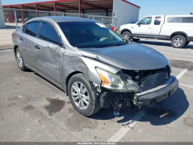  Salvage Nissan Altima