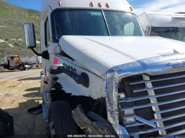  Salvage Freightliner Cascadia 125