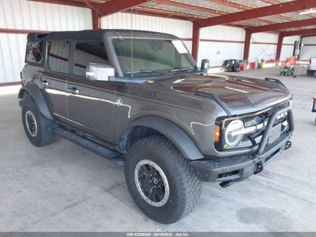  Salvage Ford Bronco