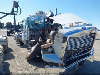  Salvage Freightliner 122sd