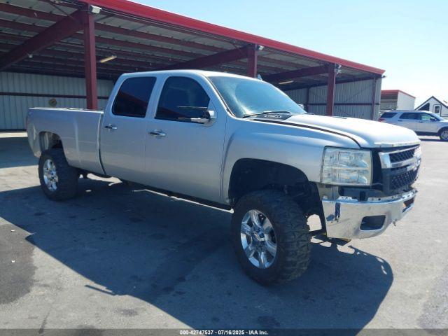  Salvage Chevrolet Silverado 2500
