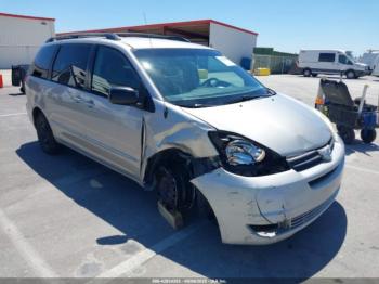  Salvage Toyota Sienna