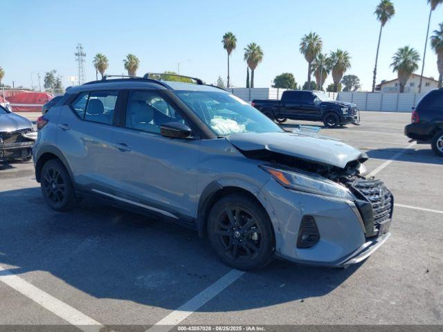  Salvage Nissan Kicks