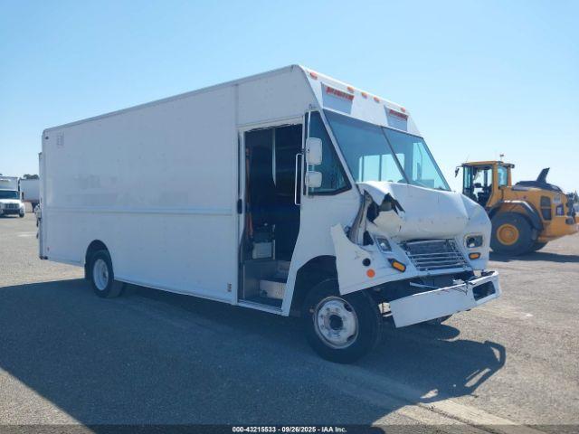  Salvage Workhorse Custom Cha Commercial Chassis