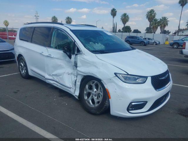  Salvage Chrysler Pacifica