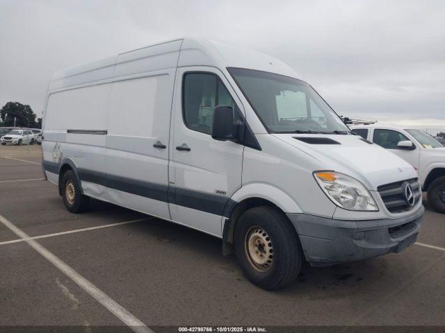 Salvage Mercedes-Benz Sprinter 2500