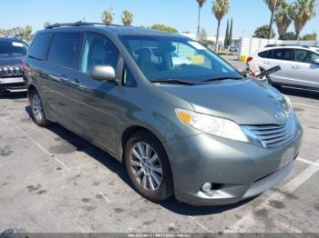  Salvage Toyota Sienna