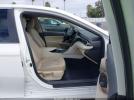 Toyota Camry Le Image 6