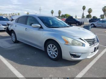  Salvage Nissan Altima