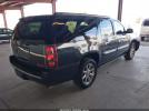 GMC Yukon Denali Image 6