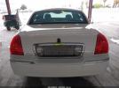 Lincoln Towncar Signature Limited Image 18