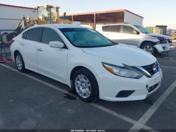  Salvage Nissan Altima