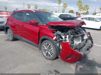 Salvage Nissan Kicks