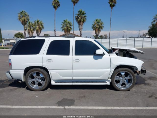 GMC Yukon Denali Image 15