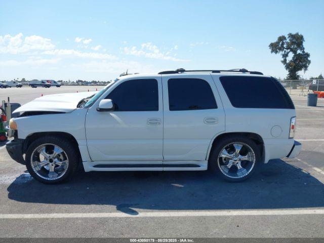 GMC Yukon Denali Image 2