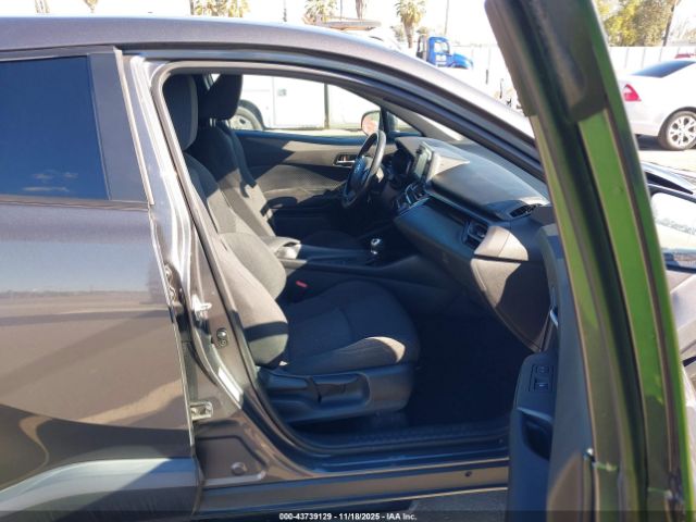 Toyota C-HR Xle Image 15