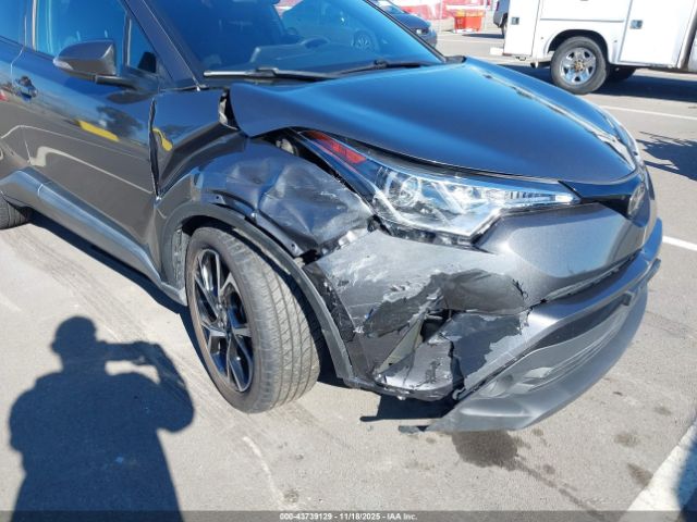 Toyota C-HR Xle Image 4