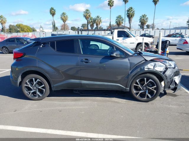 Toyota C-HR Xle Image 10