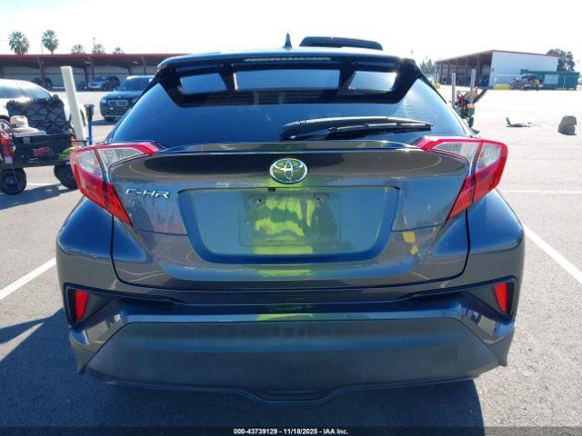 Toyota C-HR Xle Image 13