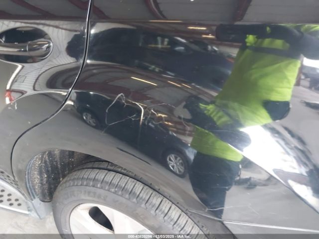 Mercedes-Benz M-Class 4matic Image 10