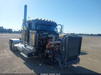  Salvage Peterbilt 389