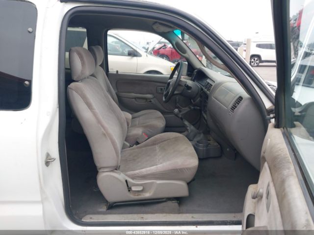 Toyota Tacoma Image 11