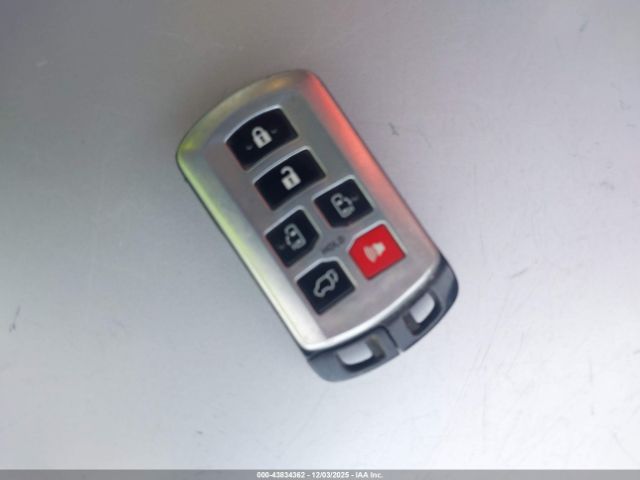 Toyota Sienna Xle V6 8 Passenger Image 5